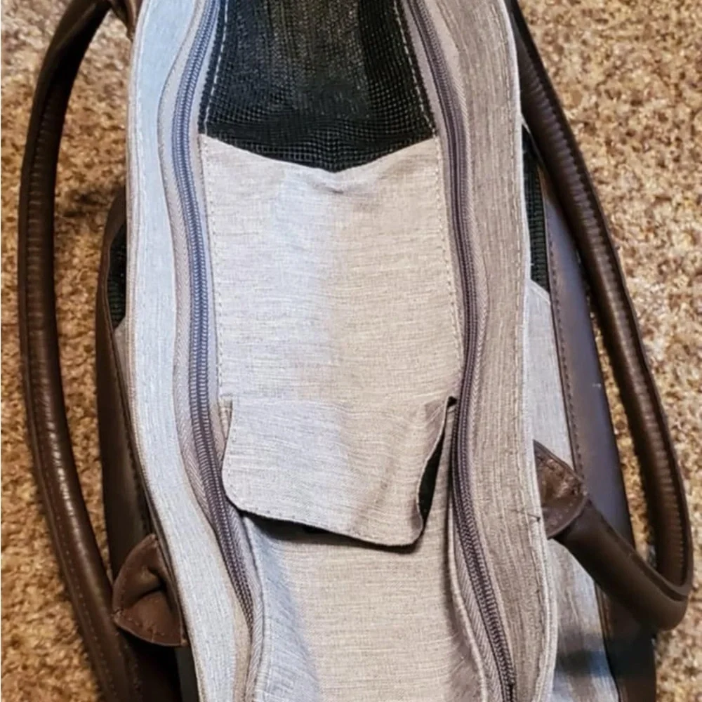 Dog carrier